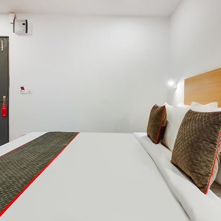 Super Townhouse The Cinco Hotel Near Esi Hospital Hyderabad Luaran gambar