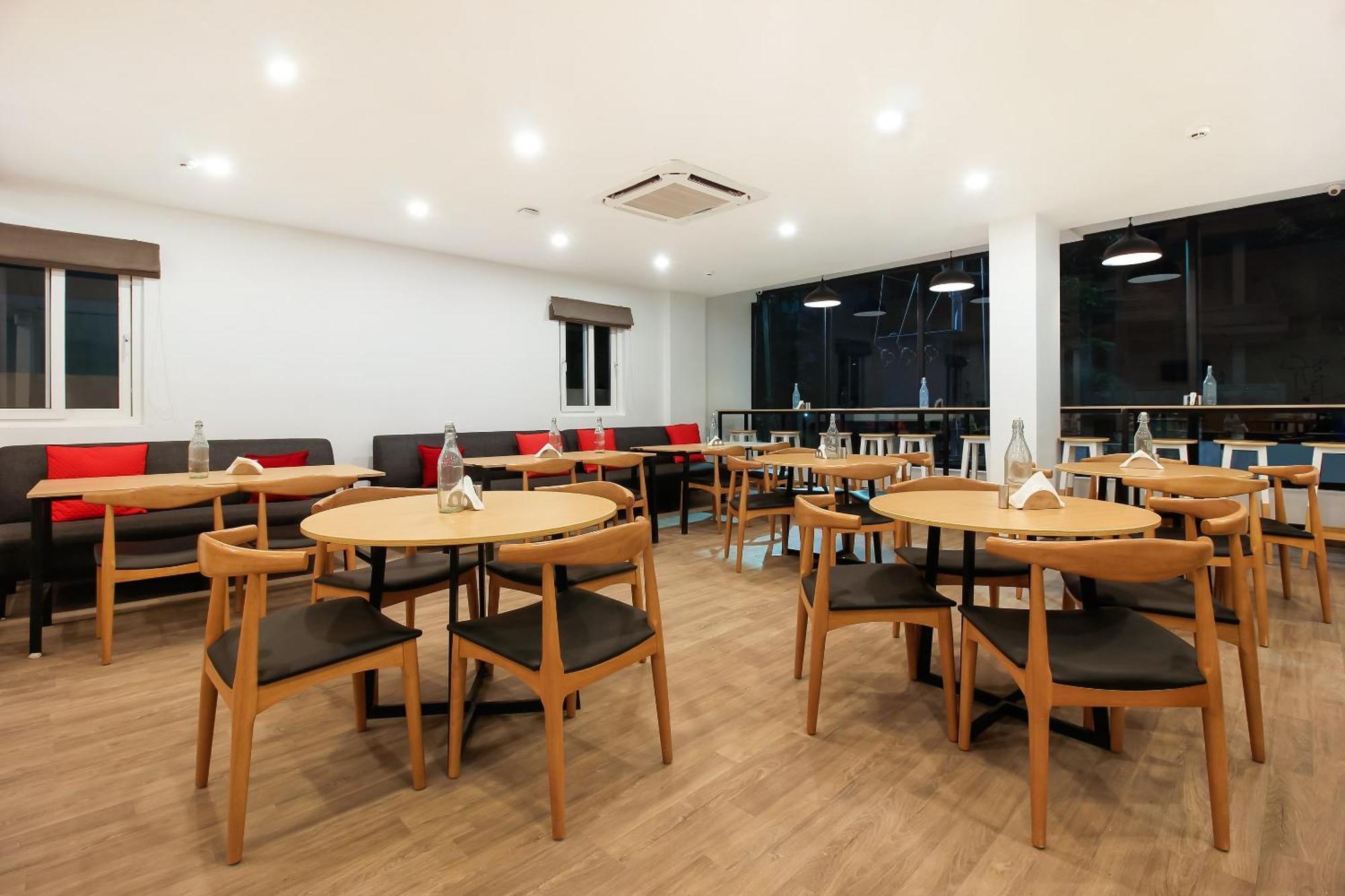 Super Townhouse The Cinco Hotel Near Esi Hospital Hyderabad Luaran gambar