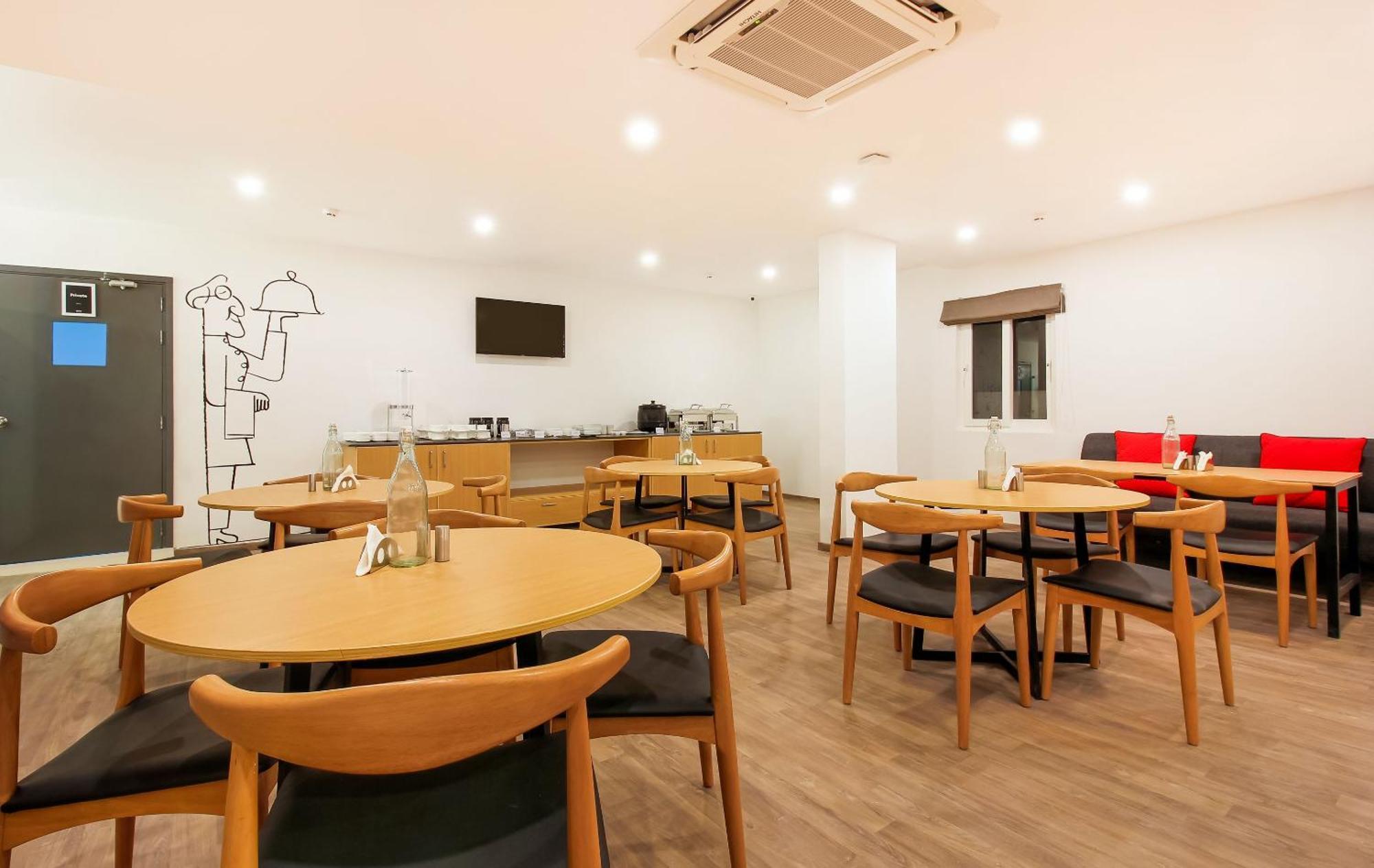 Super Townhouse The Cinco Hotel Near Esi Hospital Hyderabad Luaran gambar