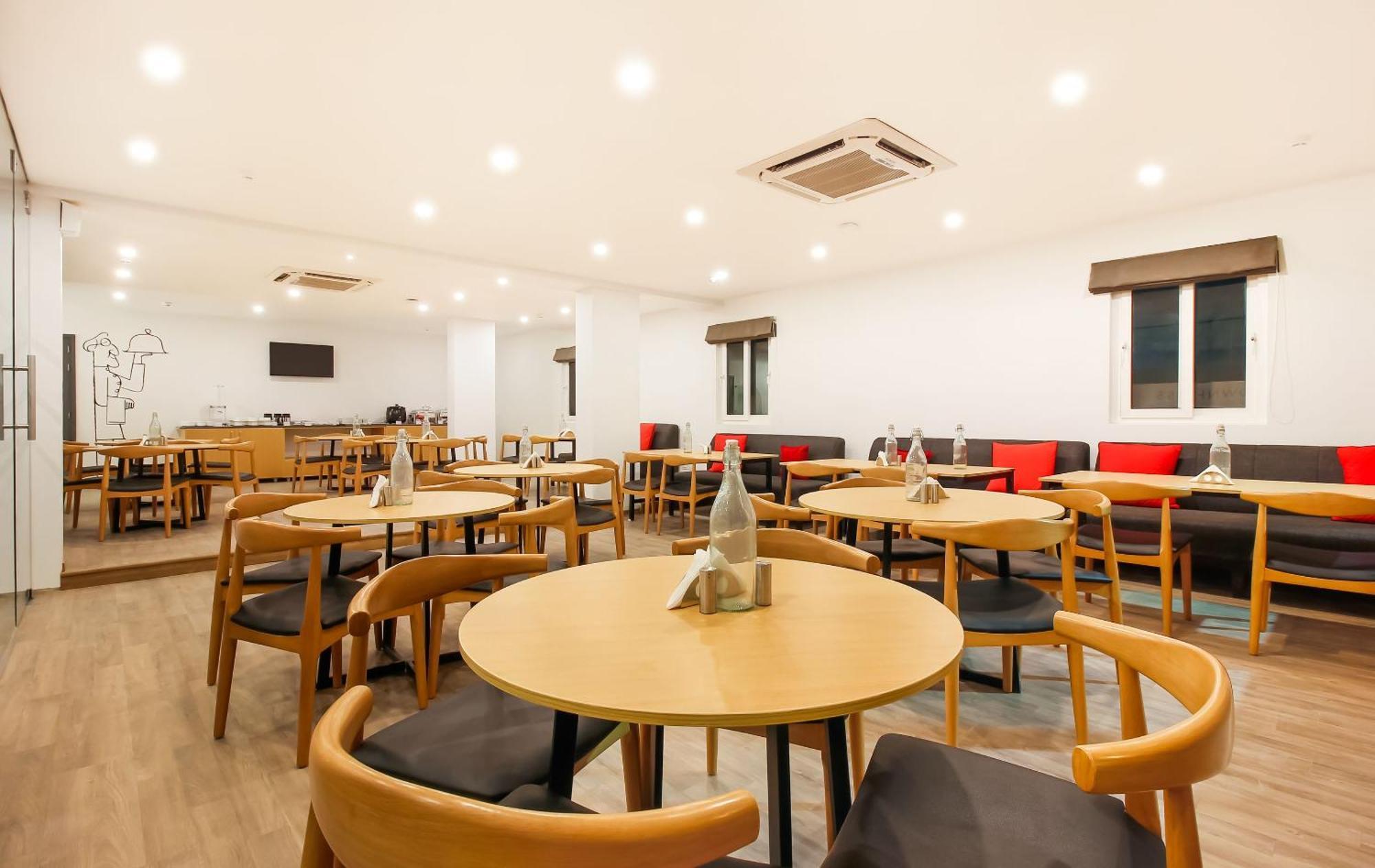 Super Townhouse The Cinco Hotel Near Esi Hospital Hyderabad Luaran gambar