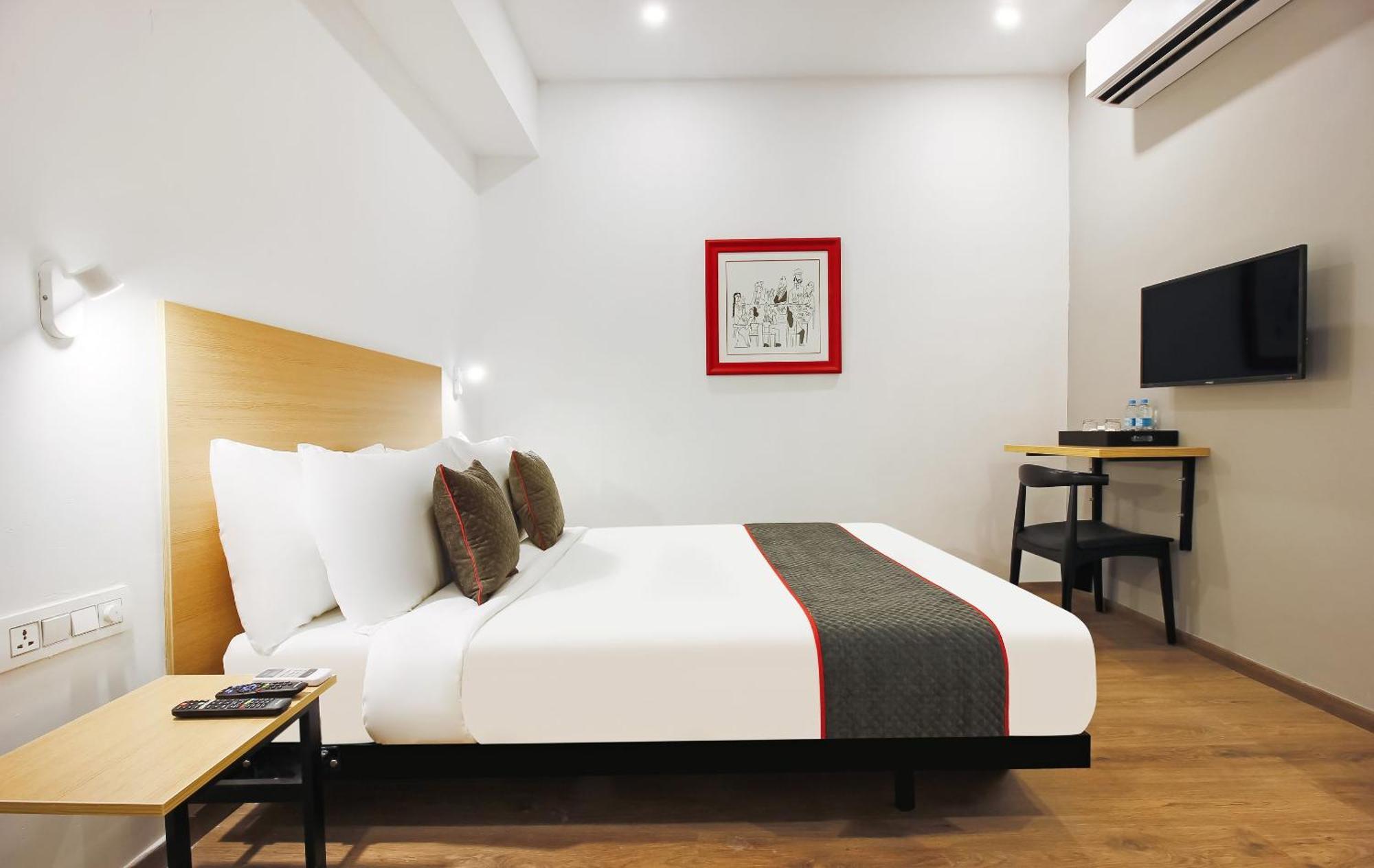 Super Townhouse The Cinco Hotel Near Esi Hospital Hyderabad Luaran gambar