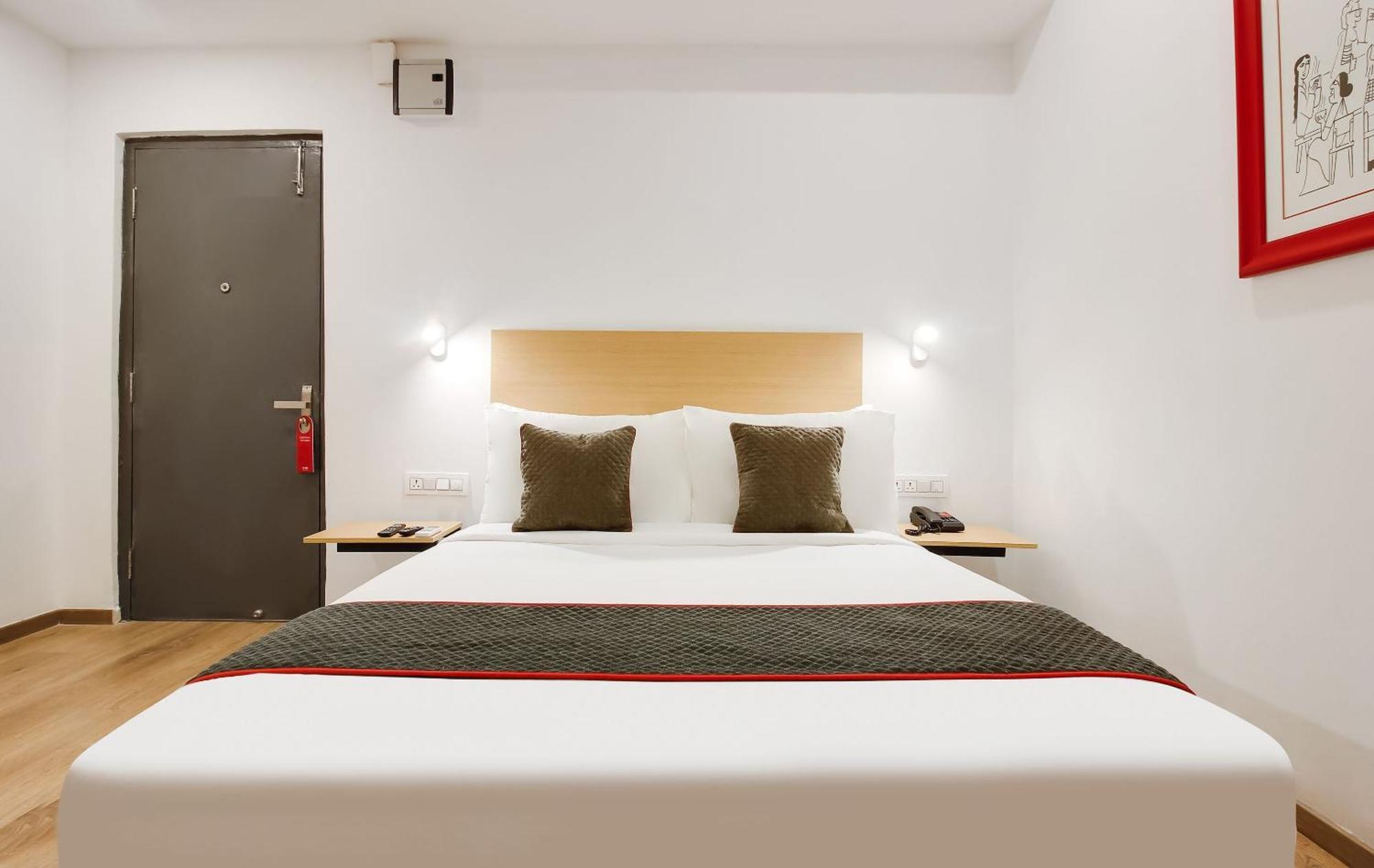 Super Townhouse The Cinco Hotel Near Esi Hospital Hyderabad Luaran gambar