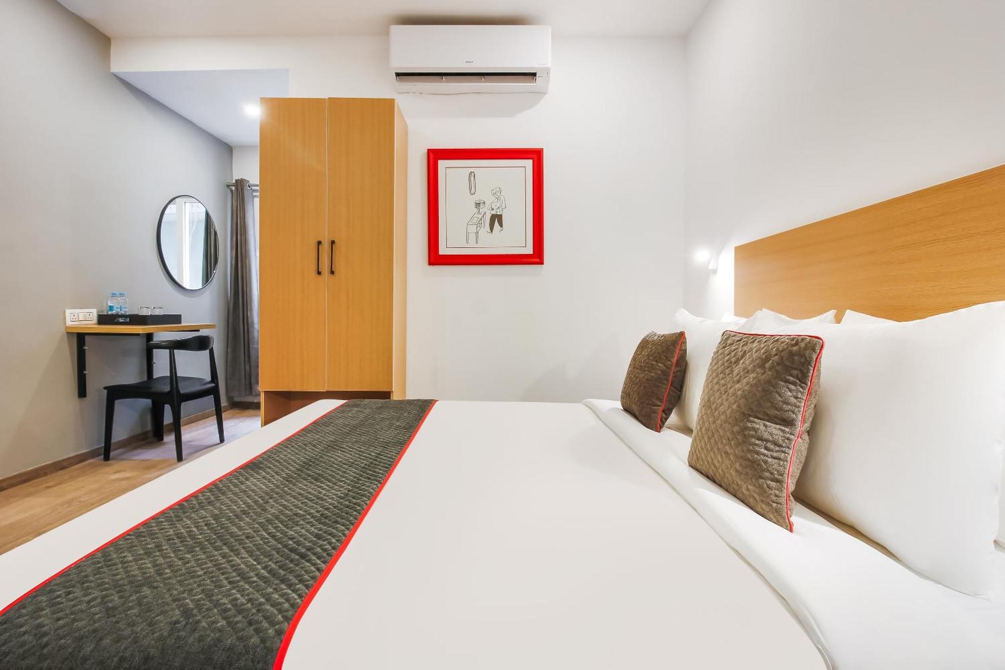 Super Townhouse The Cinco Hotel Near Esi Hospital Hyderabad Luaran gambar