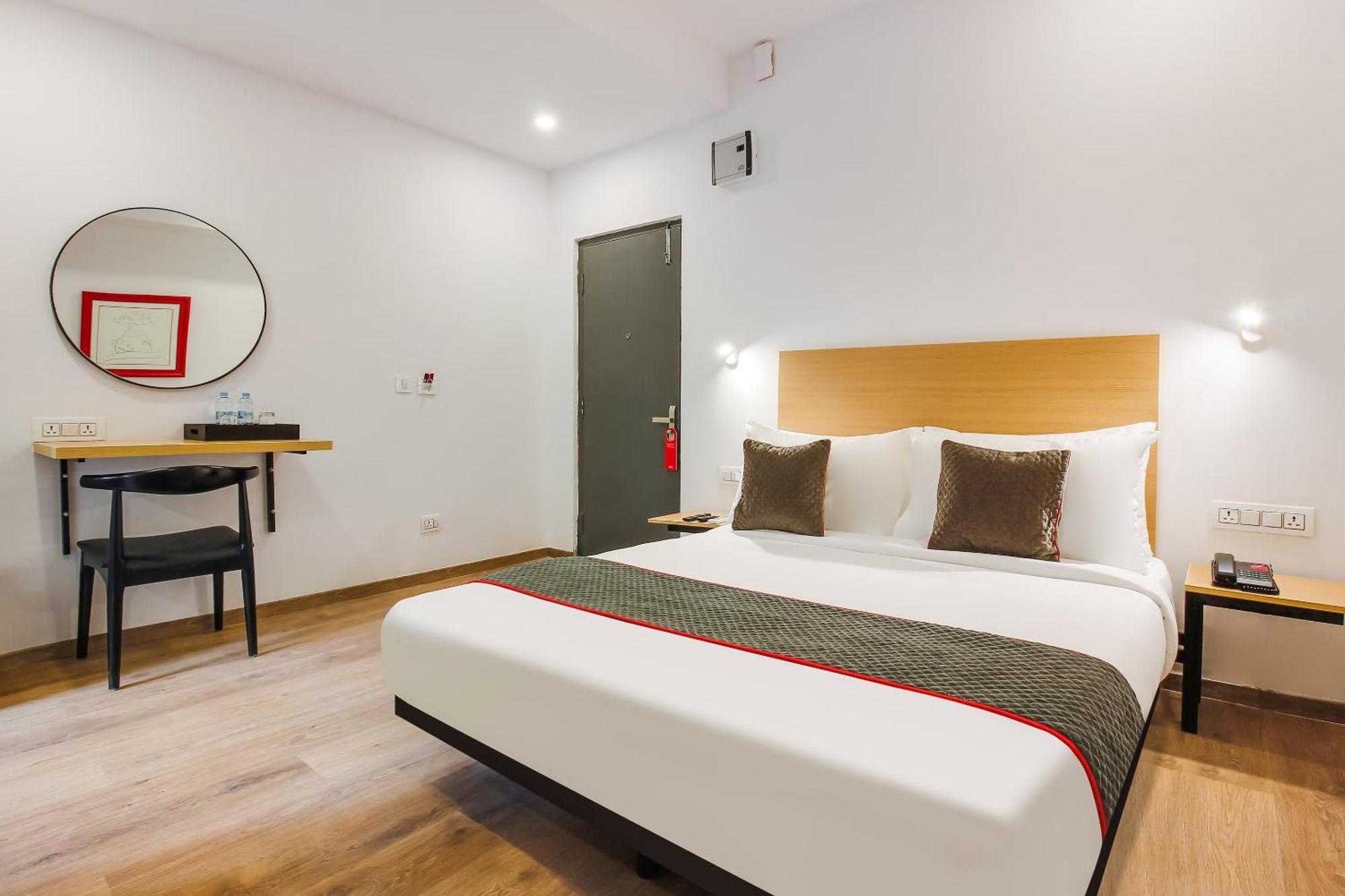 Super Townhouse The Cinco Hotel Near Esi Hospital Hyderabad Luaran gambar