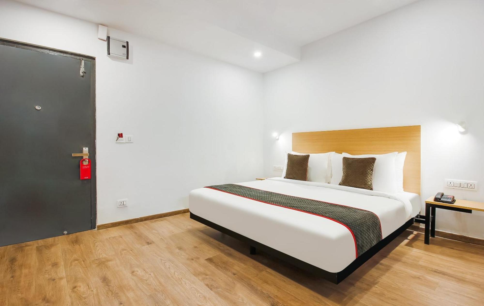 Super Townhouse The Cinco Hotel Near Esi Hospital Hyderabad Luaran gambar