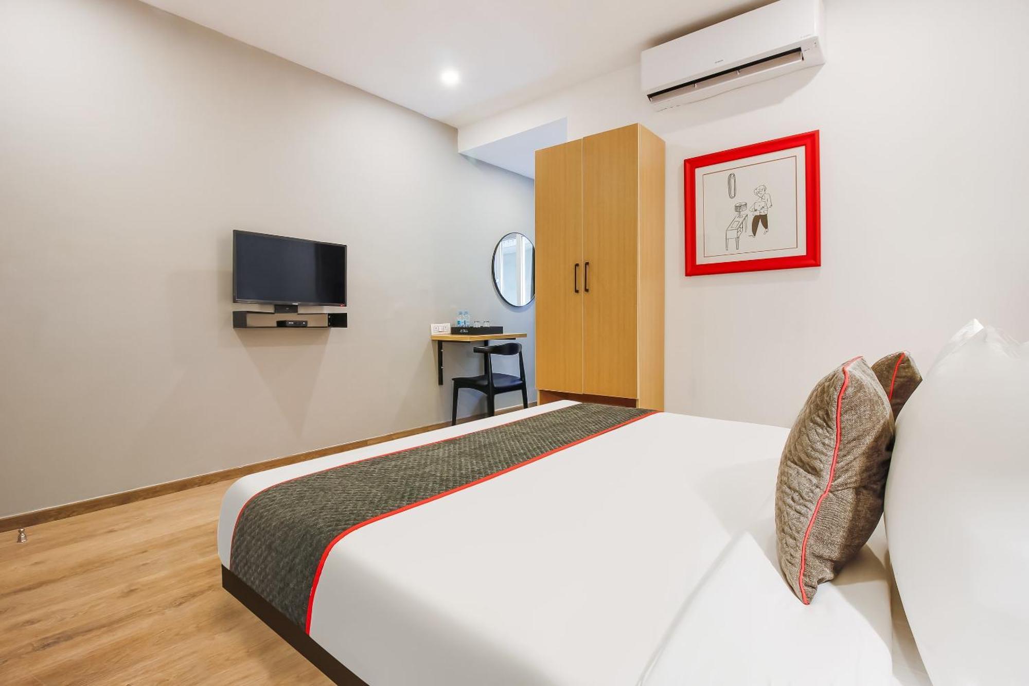Super Townhouse The Cinco Hotel Near Esi Hospital Hyderabad Luaran gambar